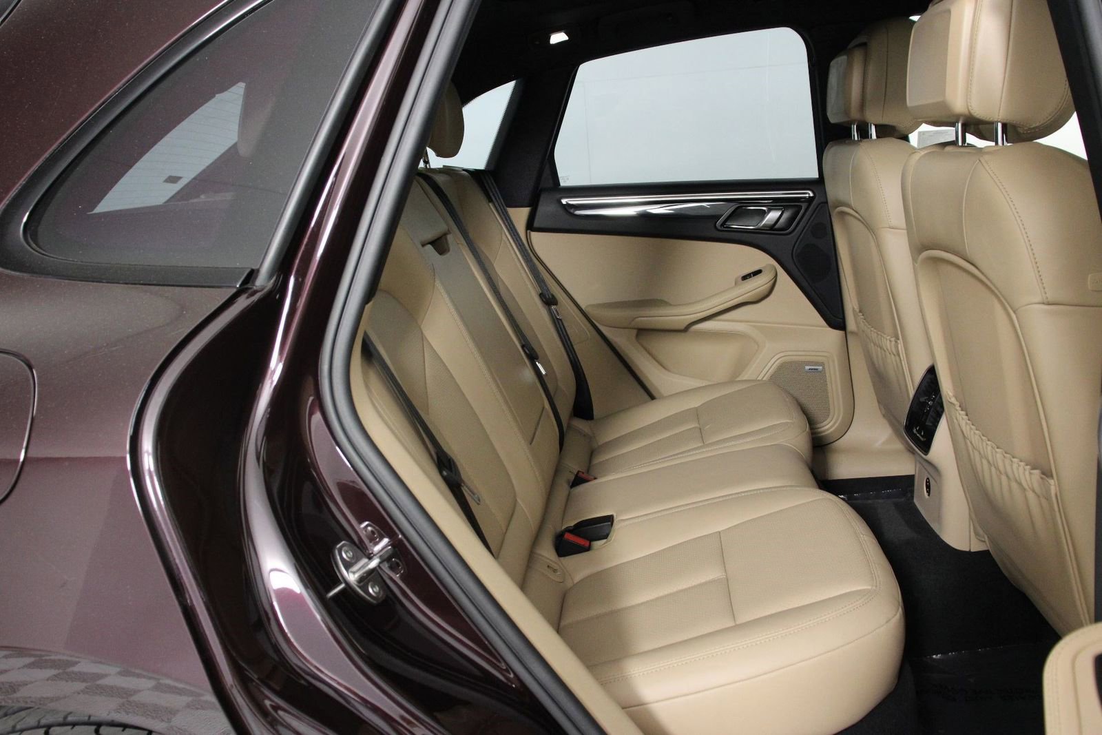 Certified 2023 Porsche Macan S image 32