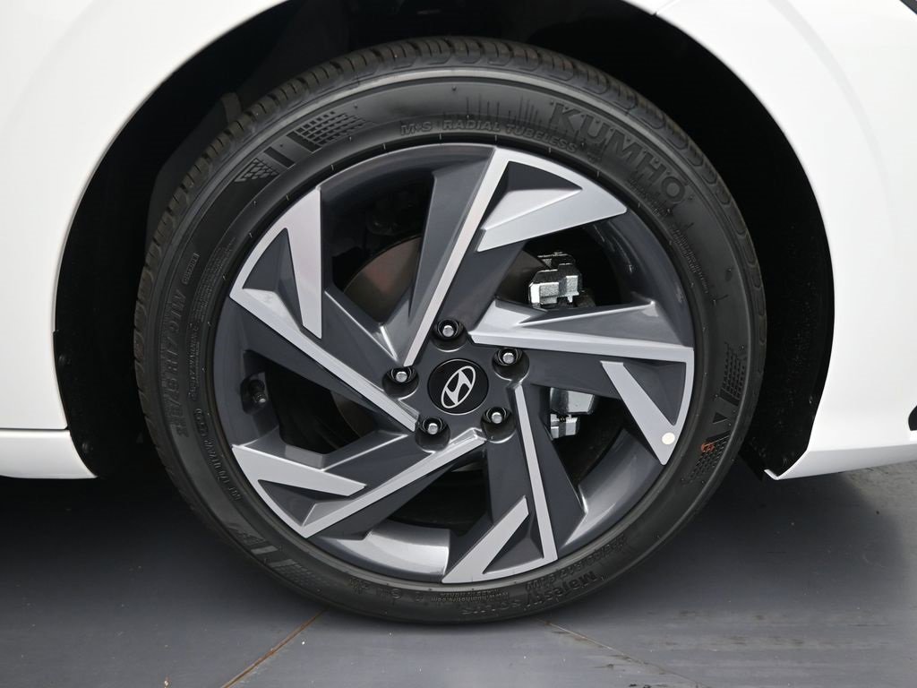 Used 2025 Hyundai Elantra Sport image 29