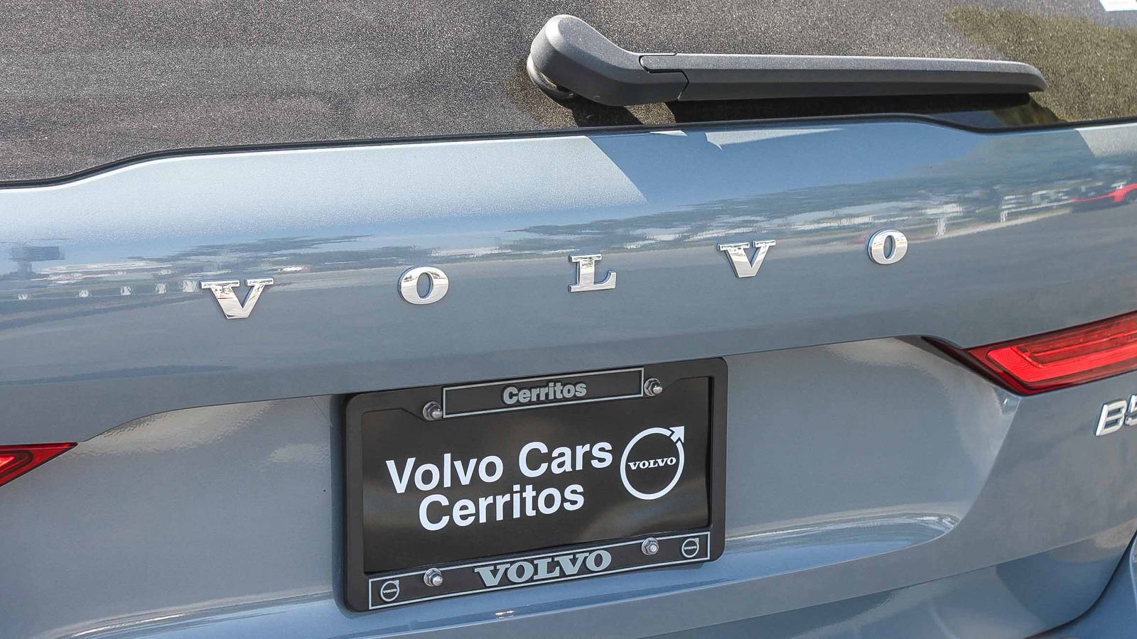 Used 2023 Volvo XC60 B5 Plus w/ Protection Package Premier image 10