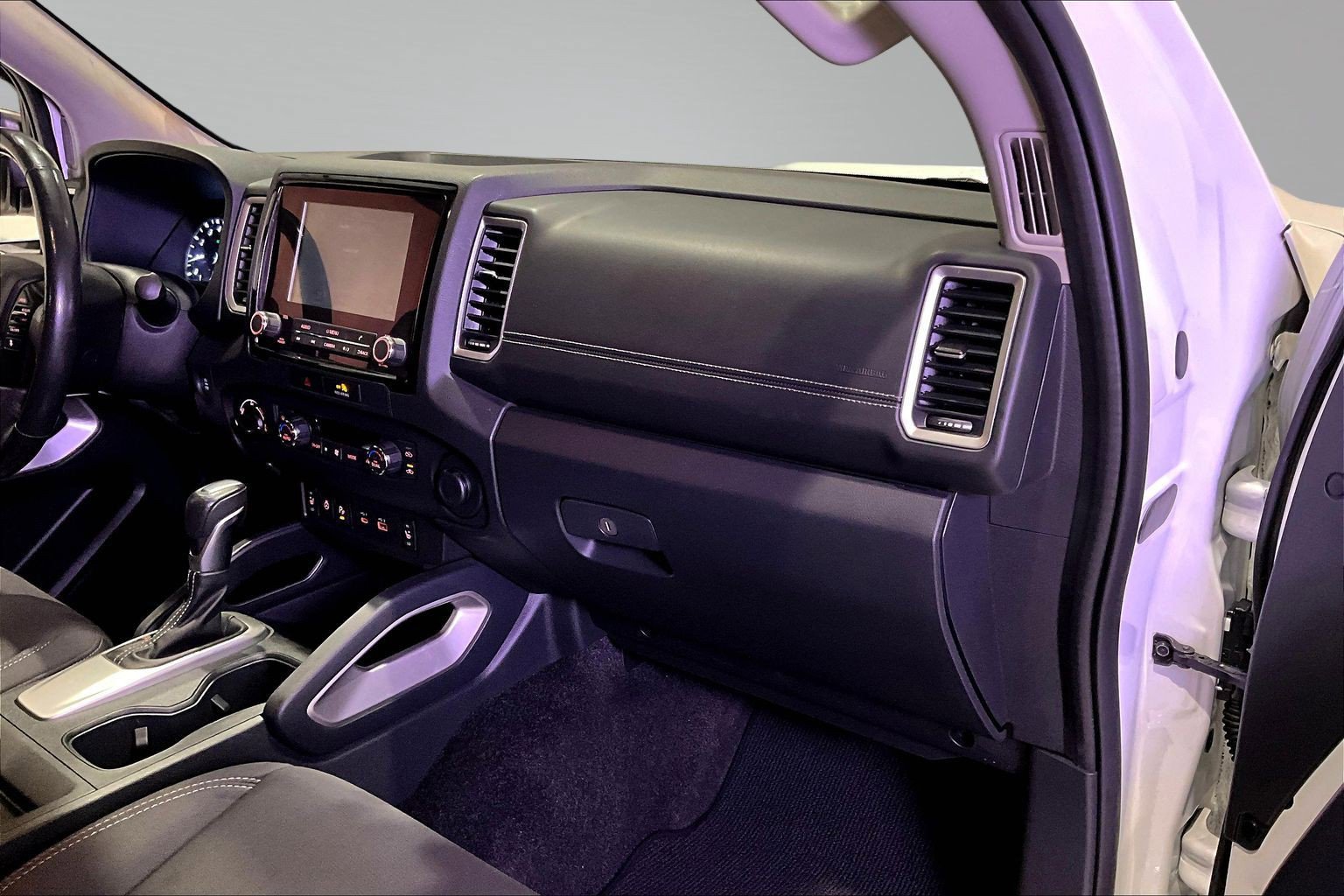 Used 2022 Nissan Frontier SV AWD/4WD image 27