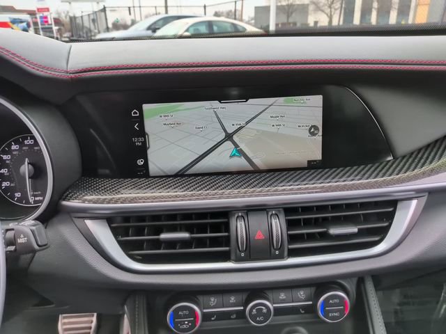 Used 2023 Alfa Romeo Stelvio Estrema image 27