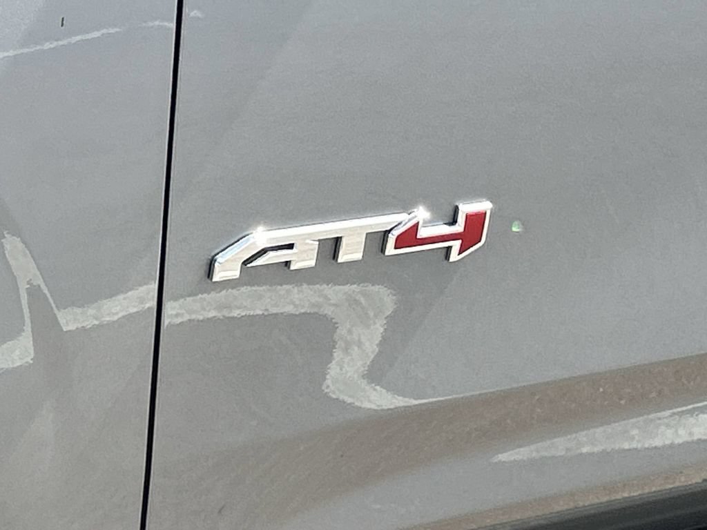 New 2026 GMC Yukon AT4 AWD/4WD image 32