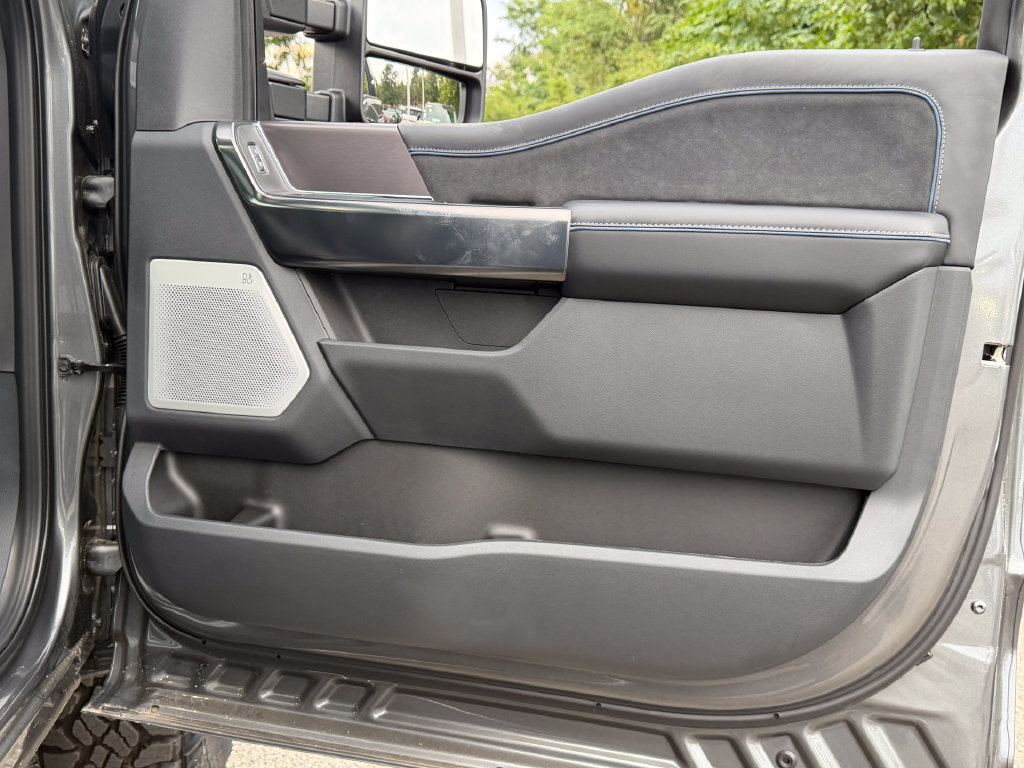 New 2026 Ford F350 Platinum w/ Tremor Off-Road Package AWD/4WD image 9