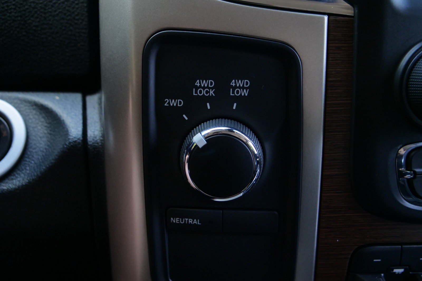 Used 2015 RAM 2500 Laramie AWD/4WD image 16