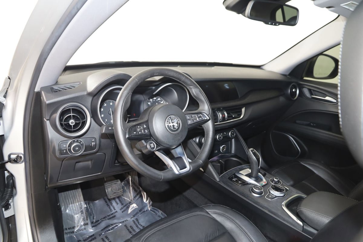 Used 2020 Alfa Romeo Stelvio w/ Nero Edizione RWD image 25