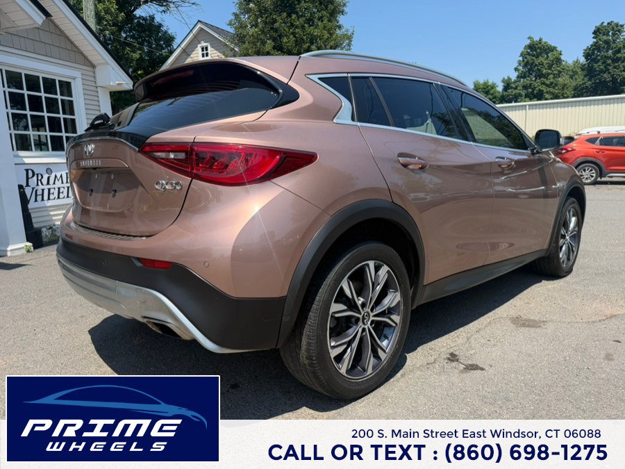 Used 2017 INFINITI QX30 Premium w/ Navigation Package AWD/4WD image 7