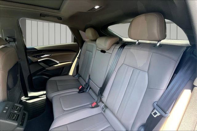 Used 2025 Audi Q5 Premium w/ Convenience Package AWD/4WD image 22
