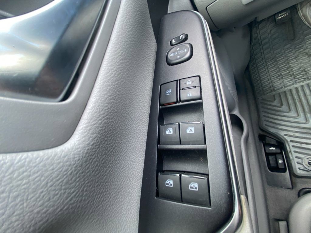 Used 2016 Toyota Camry LE image 17