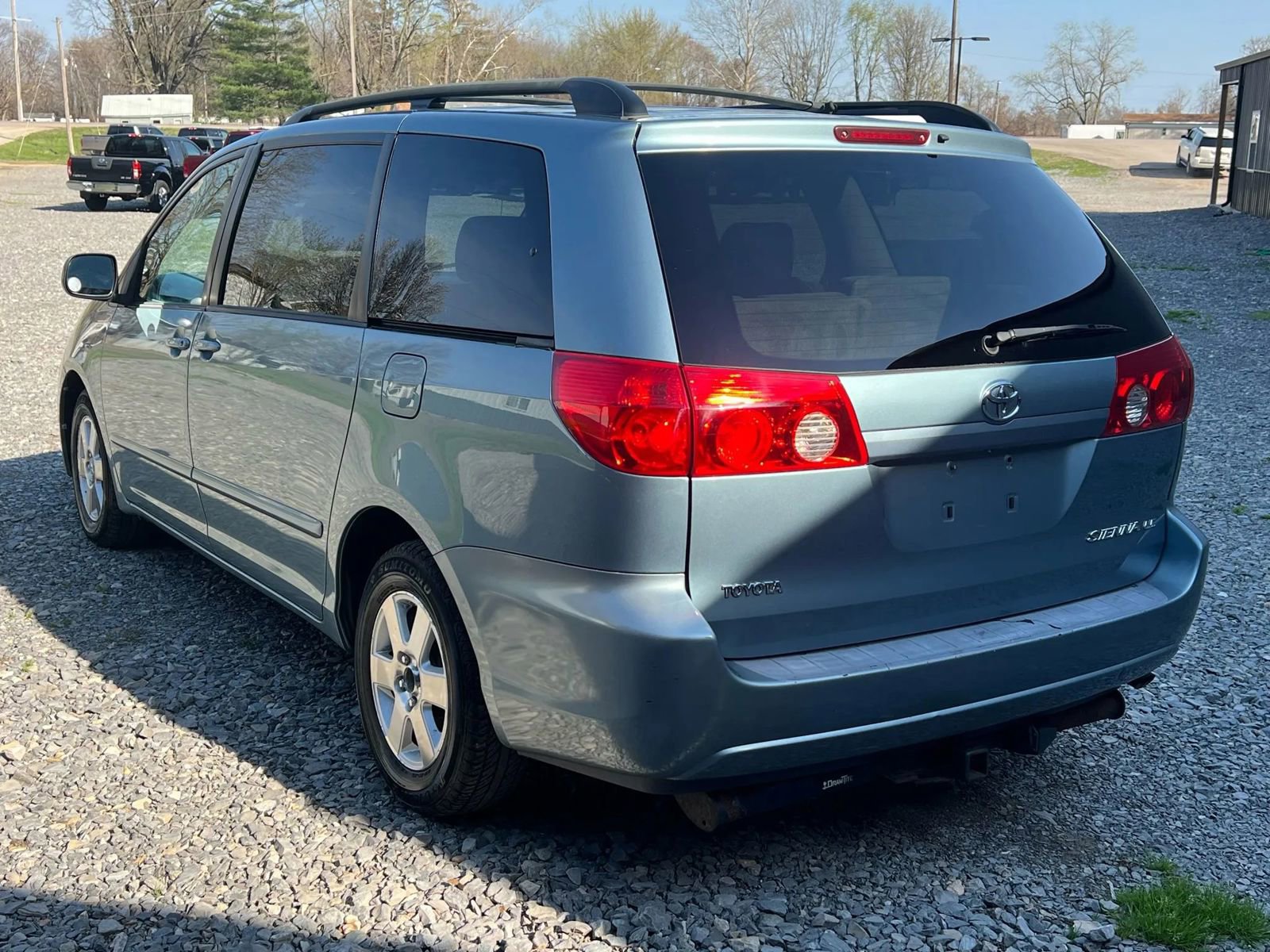 Used 2007 Toyota Sienna CE FWD image 3