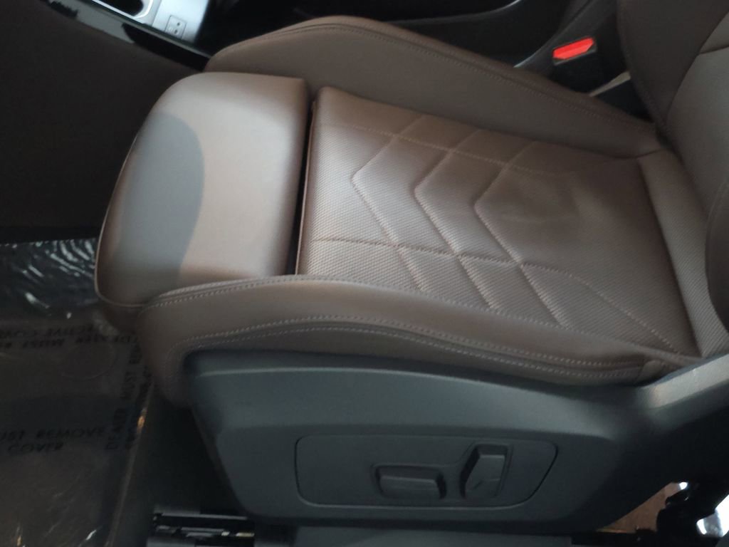 Used 2025 BMW X2 xDrive28i w/ M Sport Package AWD/4WD image 30