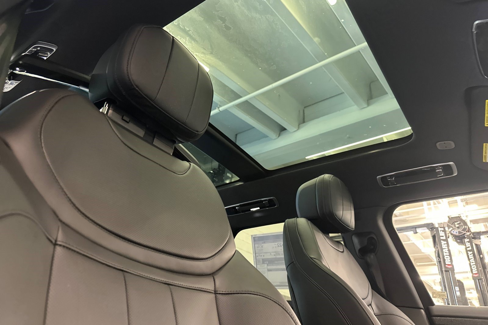 New 2026 Land Rover Range Rover Sport SE AWD/4WD image 22