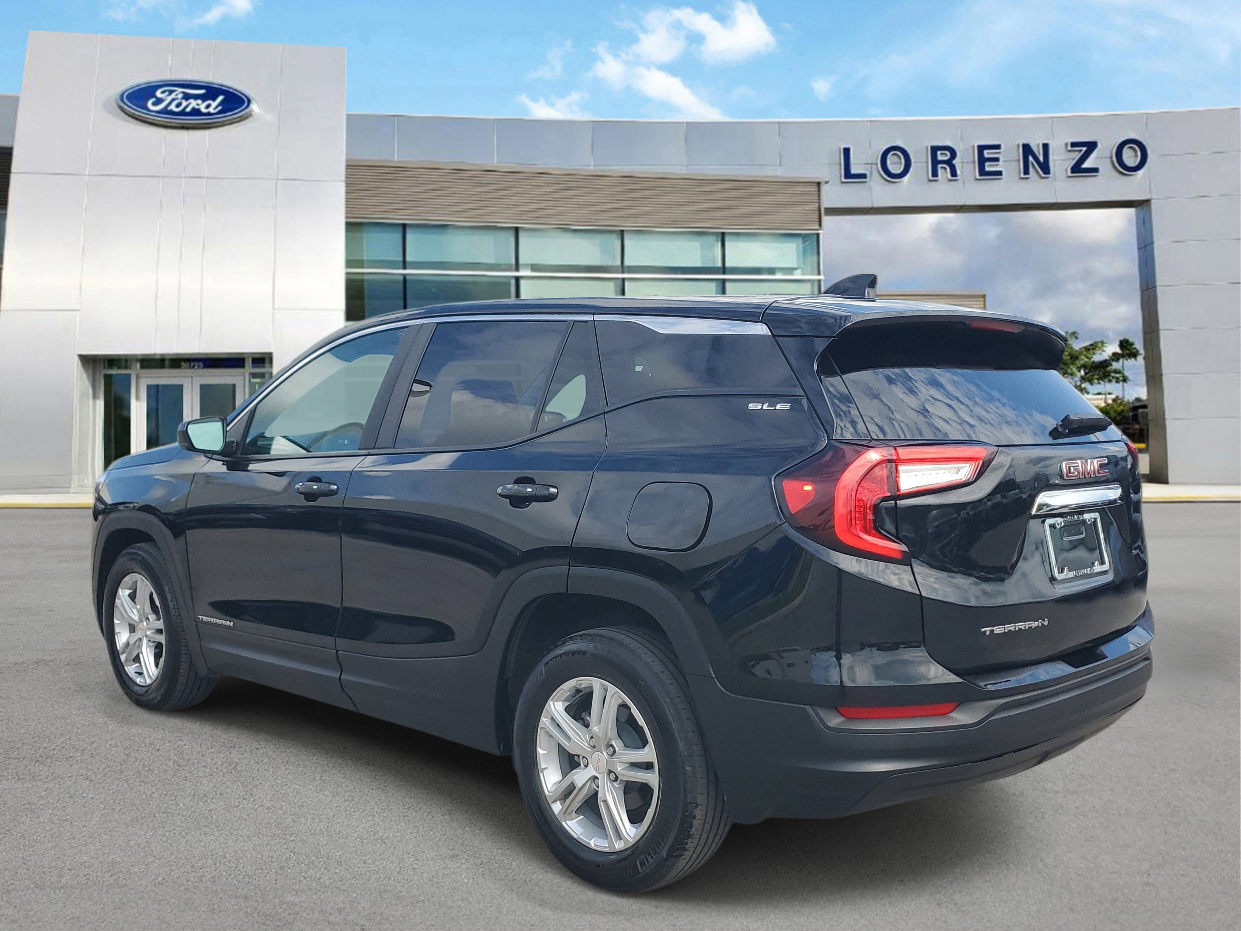 Used 2024 GMC Terrain SLE FWD image 7