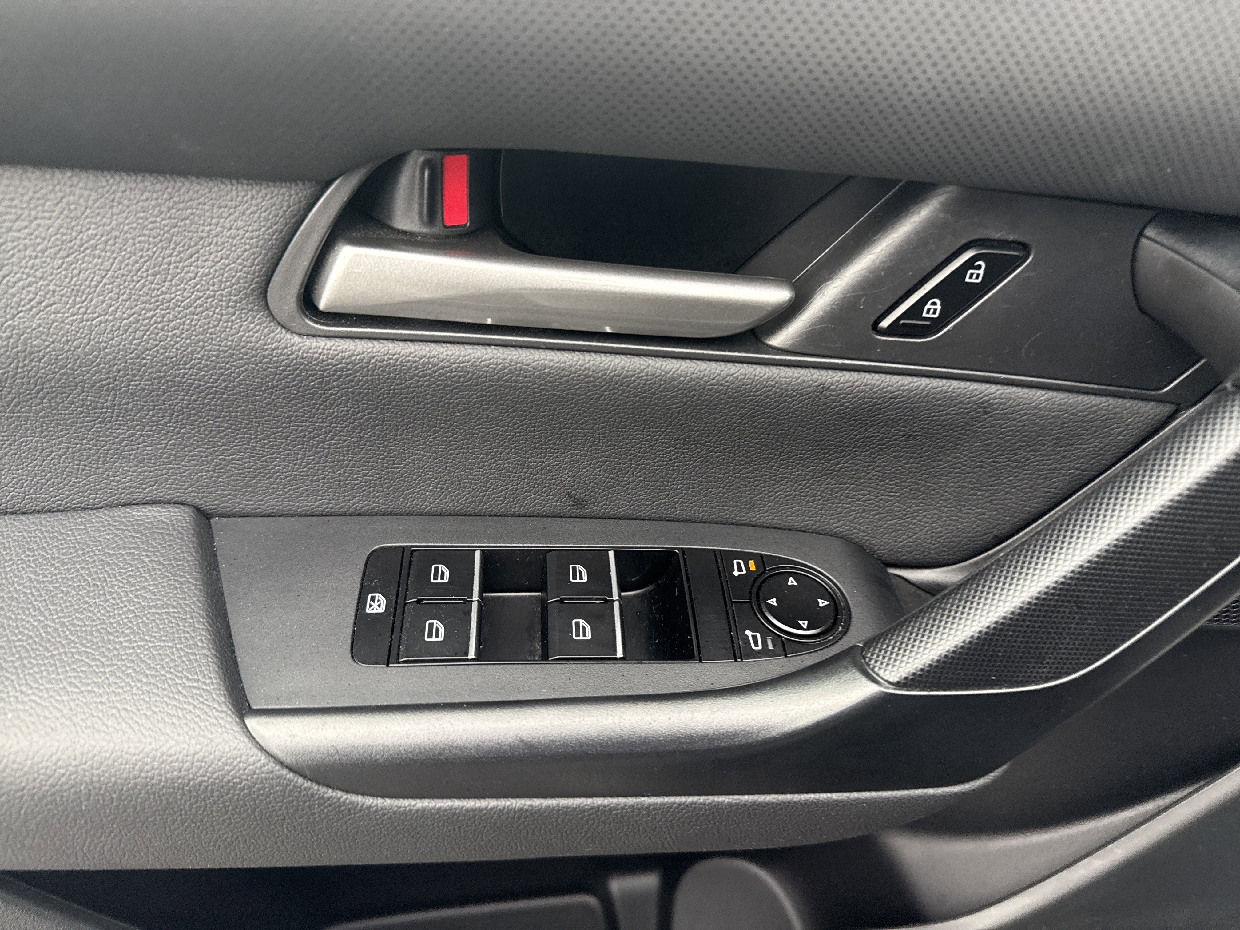 Used 2025 MAZDA CX-50 AWD 2.5 S w/ Preferred Package image 17