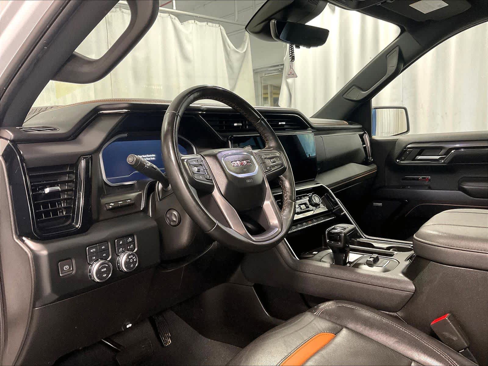 Used 2024 GMC Sierra 1500 AT4 w/ Technology Package image 10