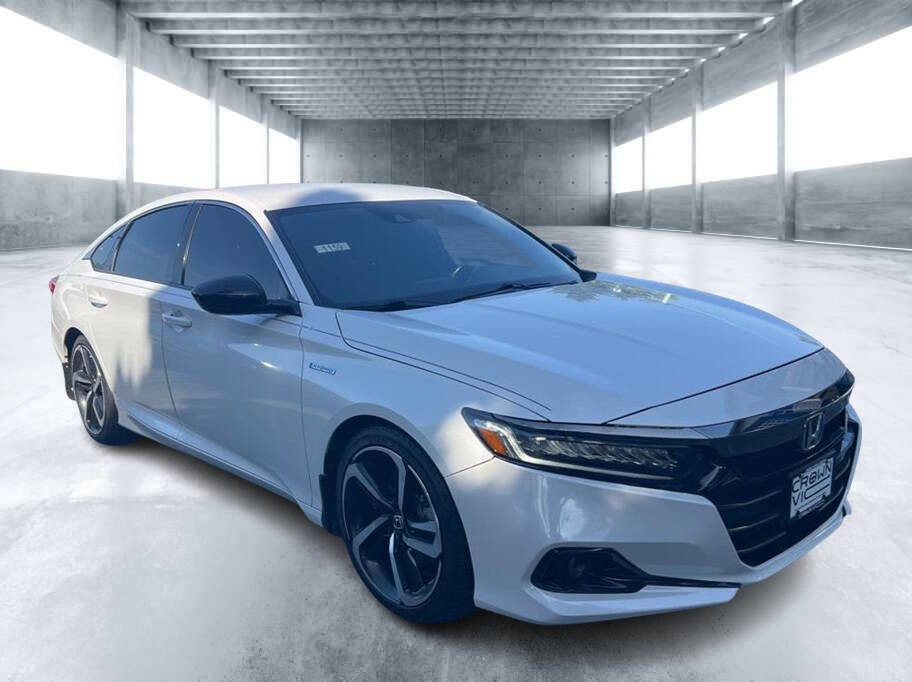 Used 2022 Honda Accord Sport image 2