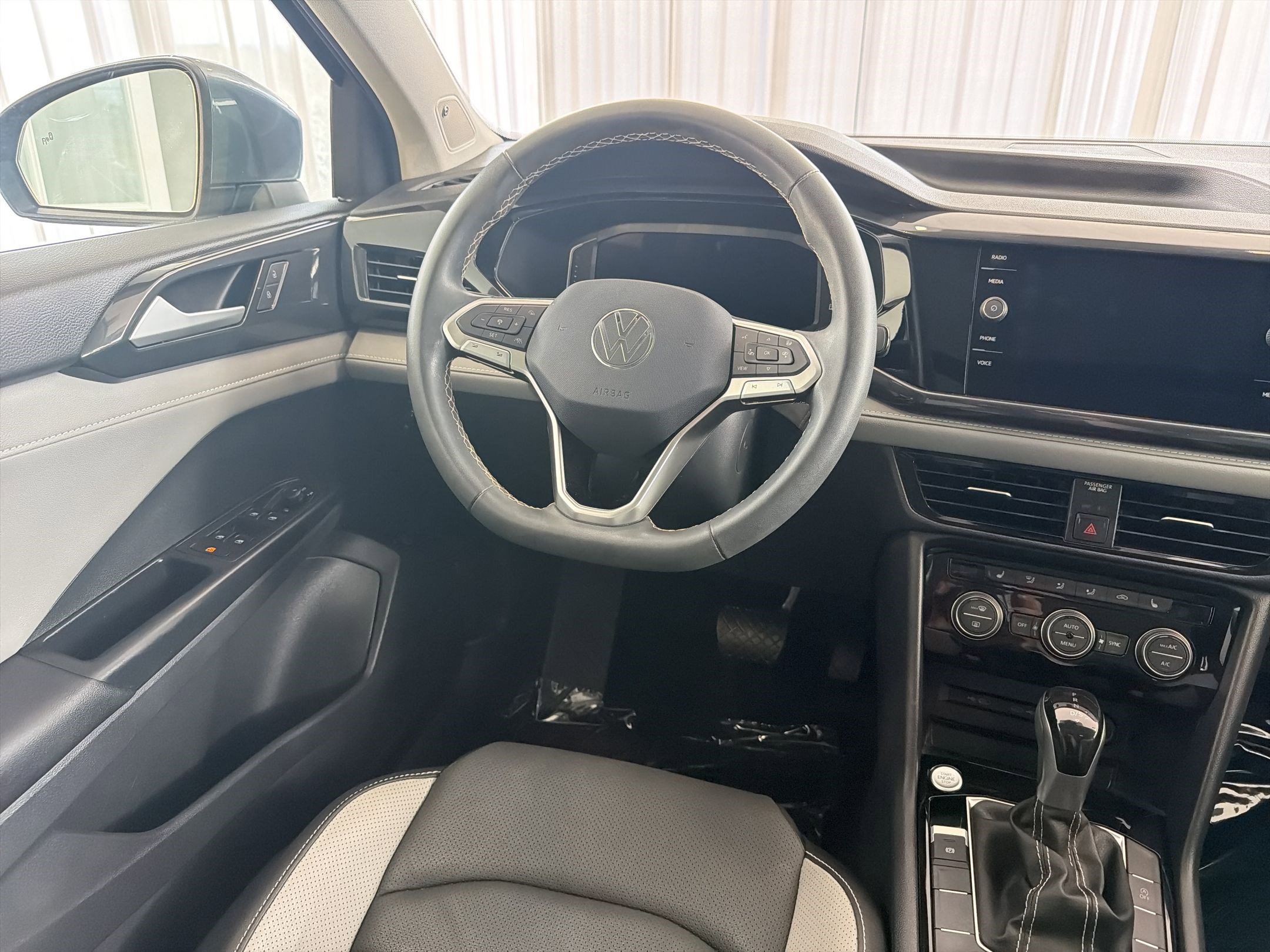 Certified 2023 Volkswagen Taos SEL AWD/4WD image 27