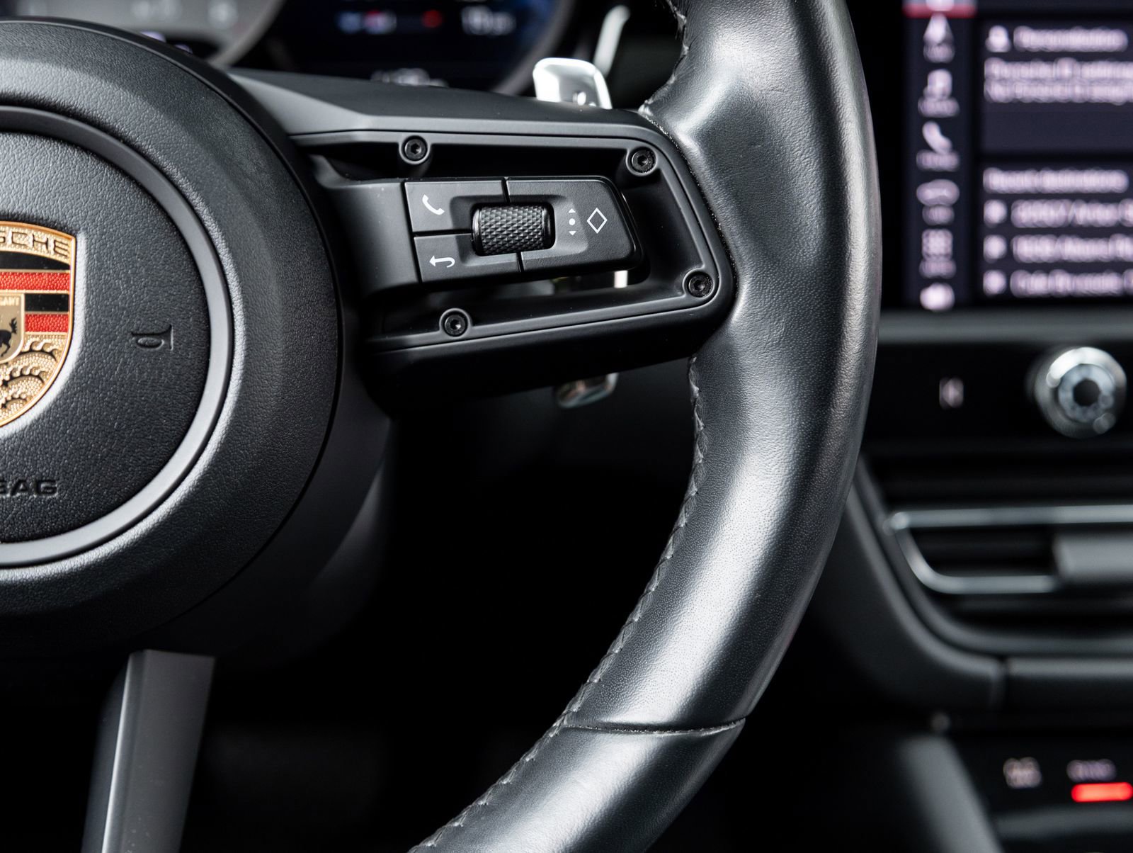 Certified 2023 Porsche Macan S image 16