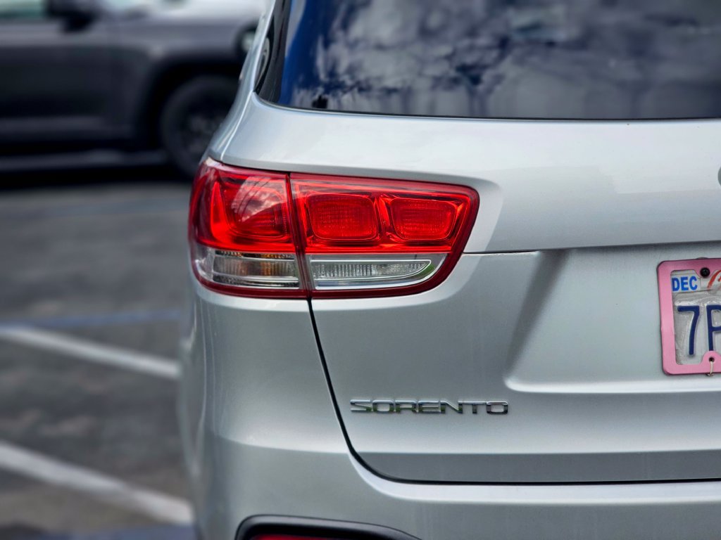 Used 2016 Kia Sorento L FWD image 8