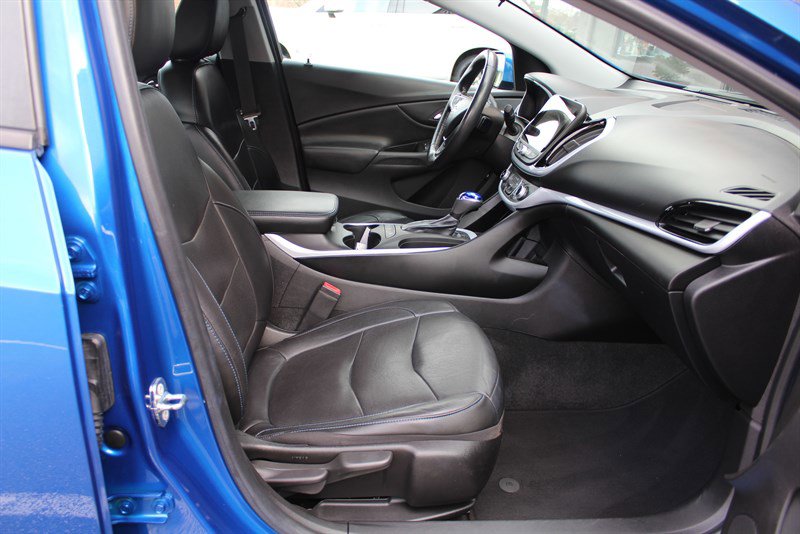Used 2018 Chevrolet Volt LT w/ LT Driver Confidence Package image 24