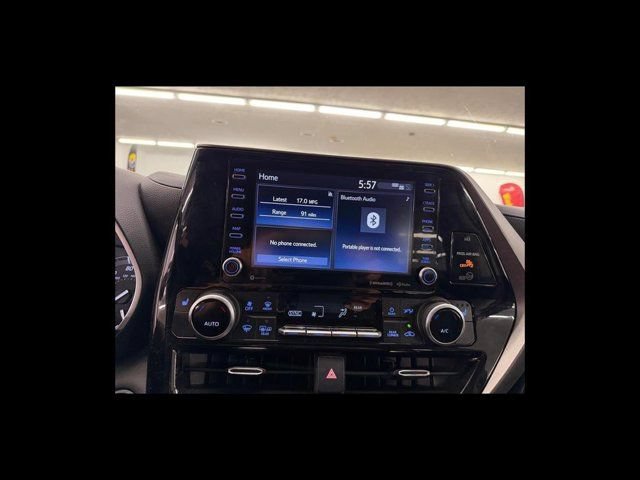 Used 2021 Toyota Highlander XLE AWD/4WD image 22