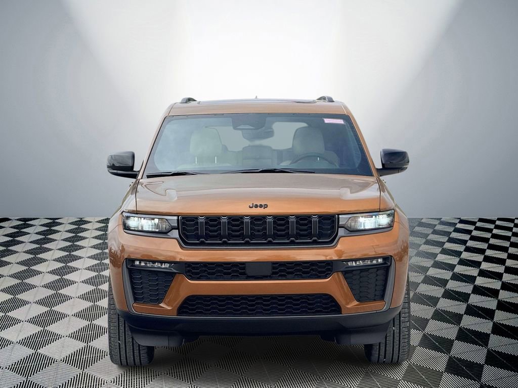 New 2026 Jeep Grand Cherokee Limited w/ Limited Altitude Package AWD/4WD image 2