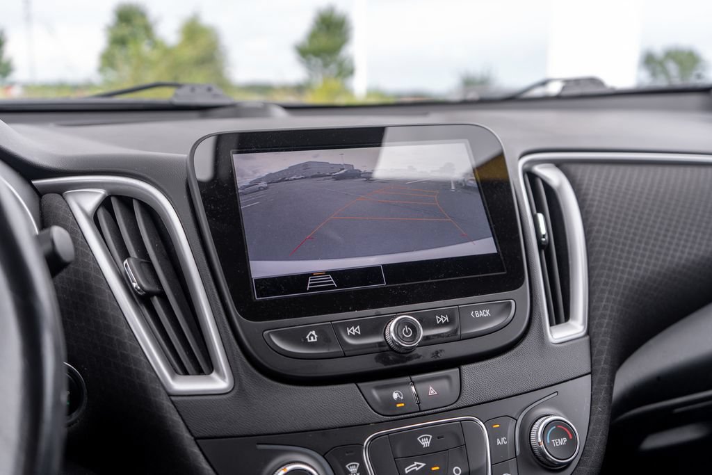 Used 2021 Chevrolet Malibu RS FWD image 28