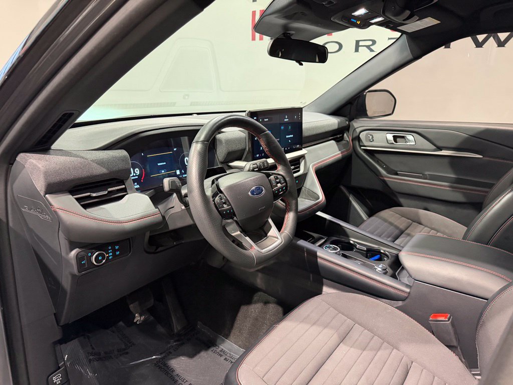Used 2025 Ford Explorer ST-Line RWD image 12