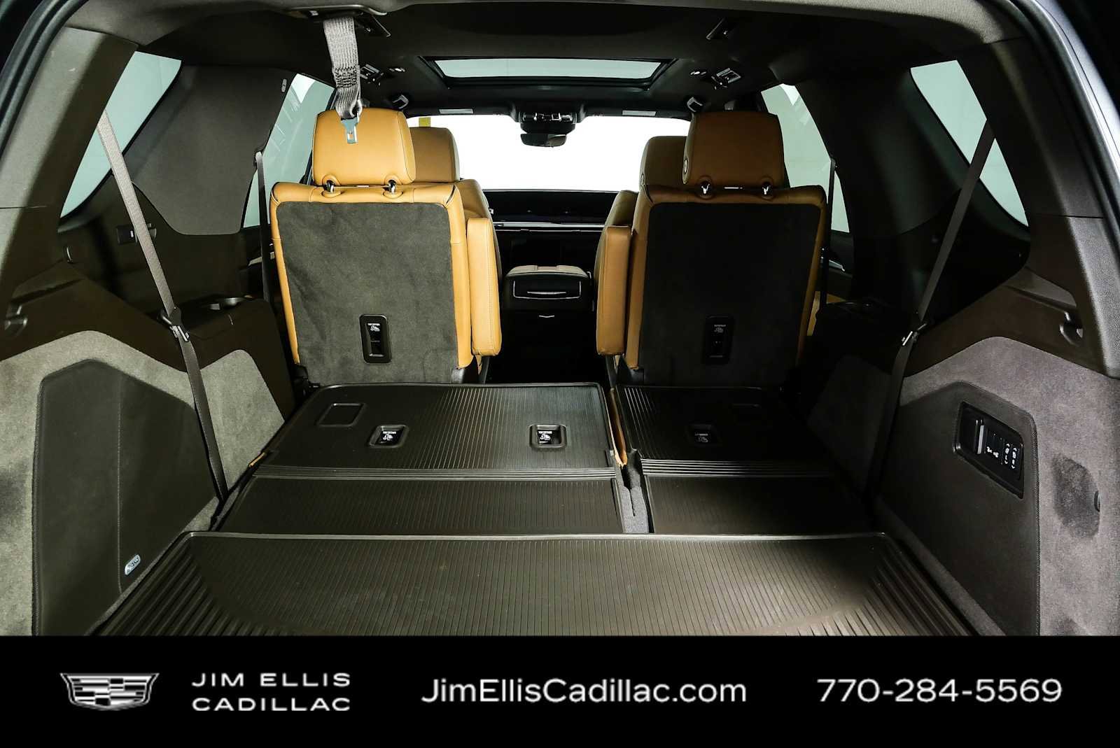 Used 2025 Cadillac Escalade Premium Luxury RWD image 35