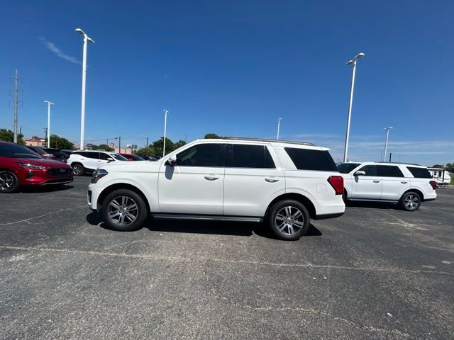Used 2023 Ford Expedition XLT RWD image 4