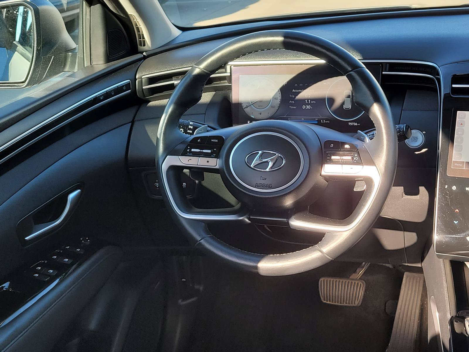 Used 2022 Hyundai Tucson Limited w/ Cargo Package FWD image 6