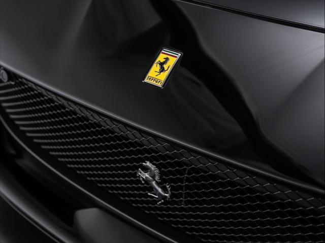 Used 2020 Ferrari 812 Superfast RWD image 11