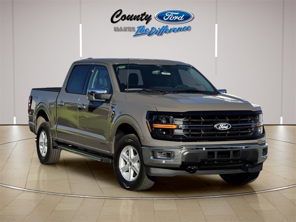 New 2025 Ford F150 XLT w/ Equipment Group 302A MID