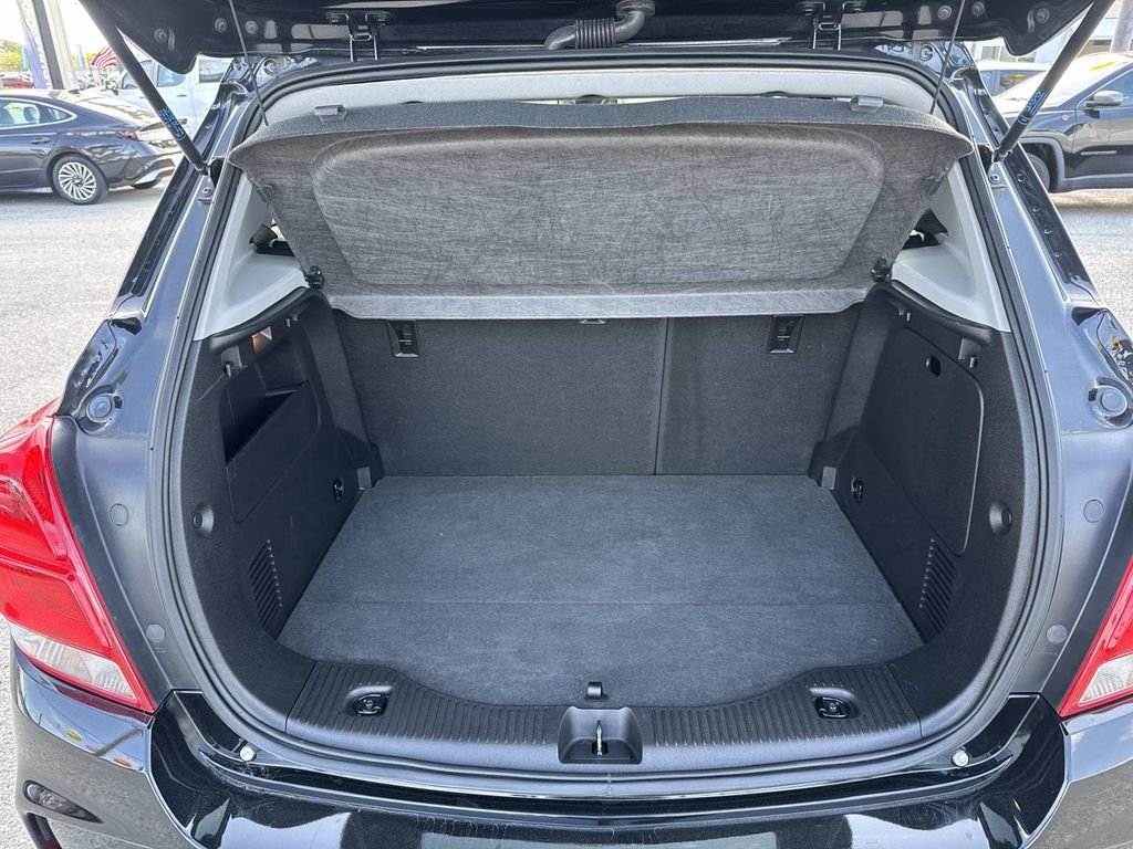 Certified 2019 Chevrolet Trax LT w/ LT Convenience Package image 8