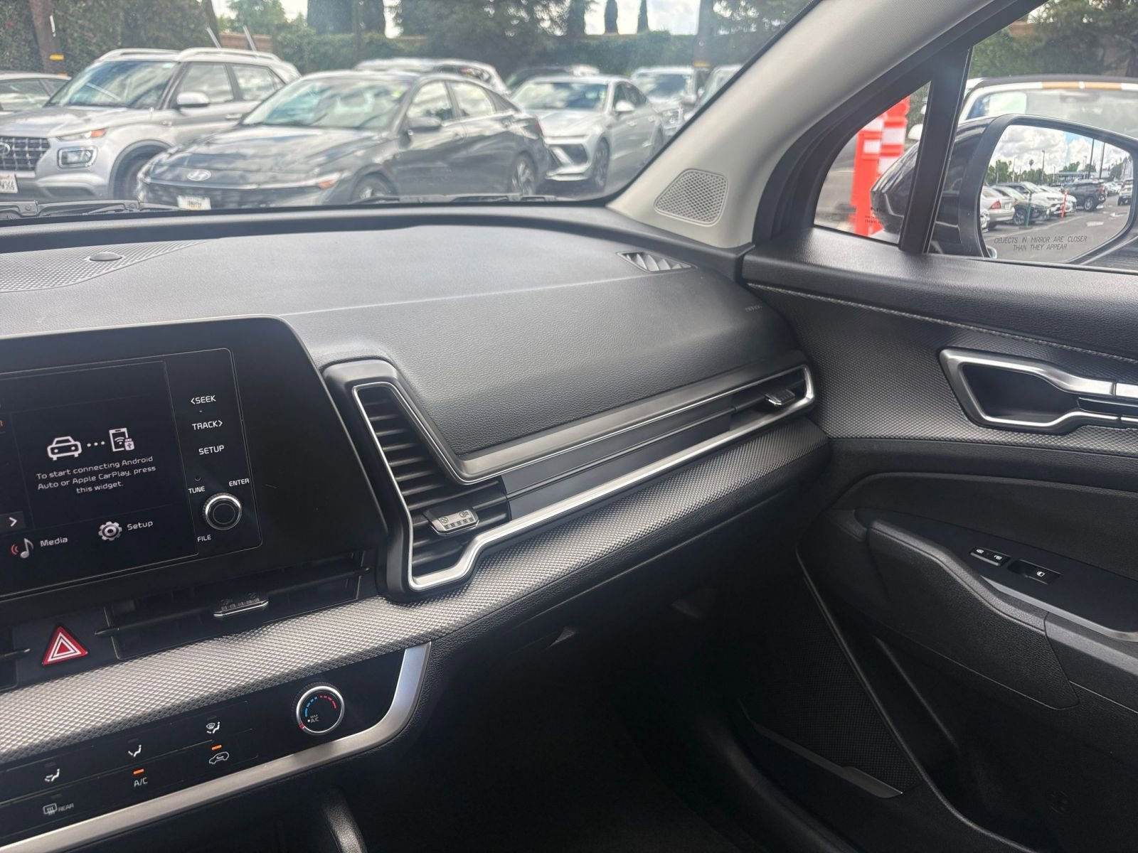 Used 2025 Kia Sportage LX FWD image 34