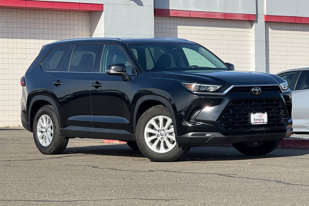 Certified 2025 Toyota Grand Highlander XLE image 2
