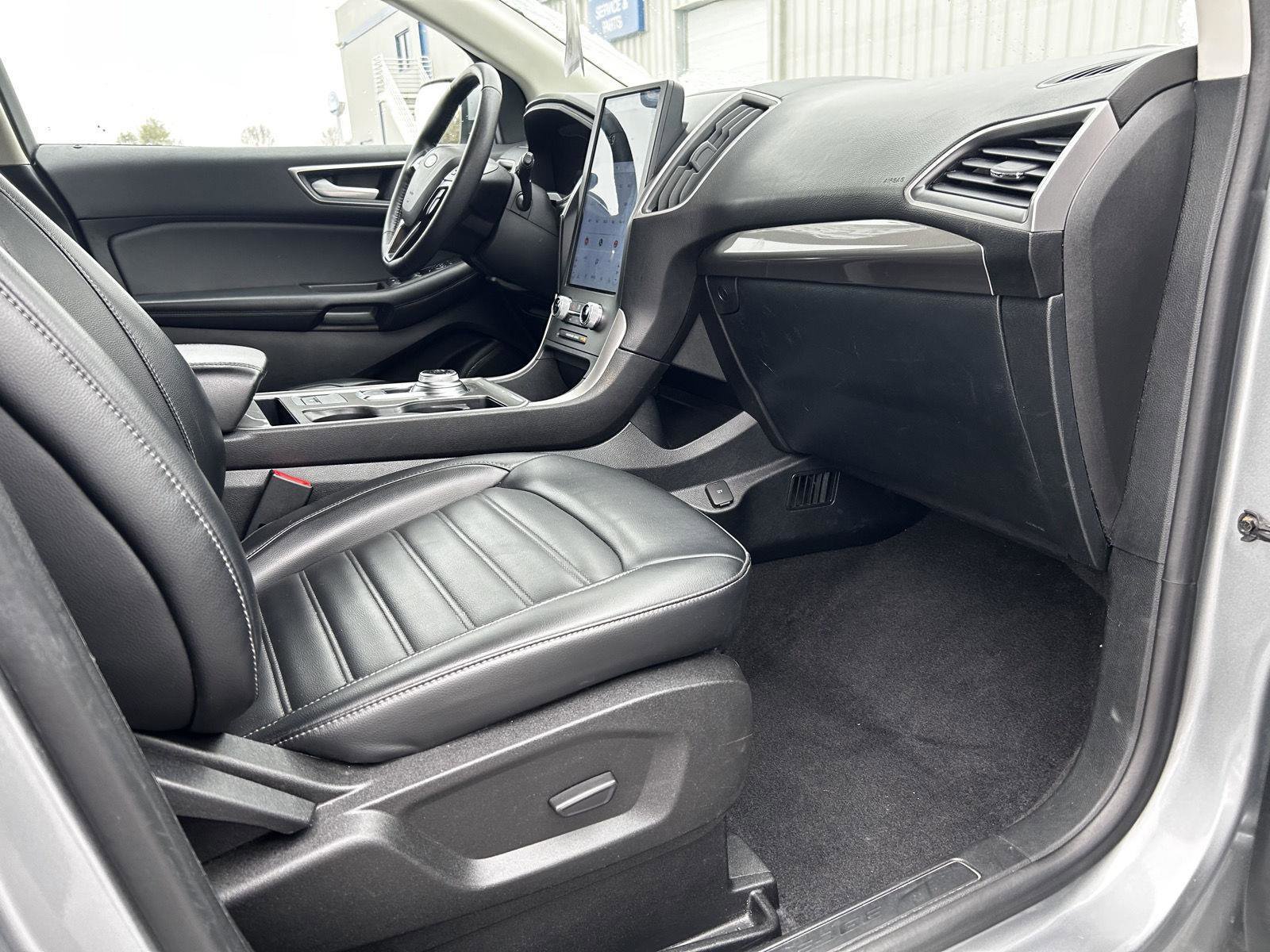 Used 2024 Ford Edge SEL image 19