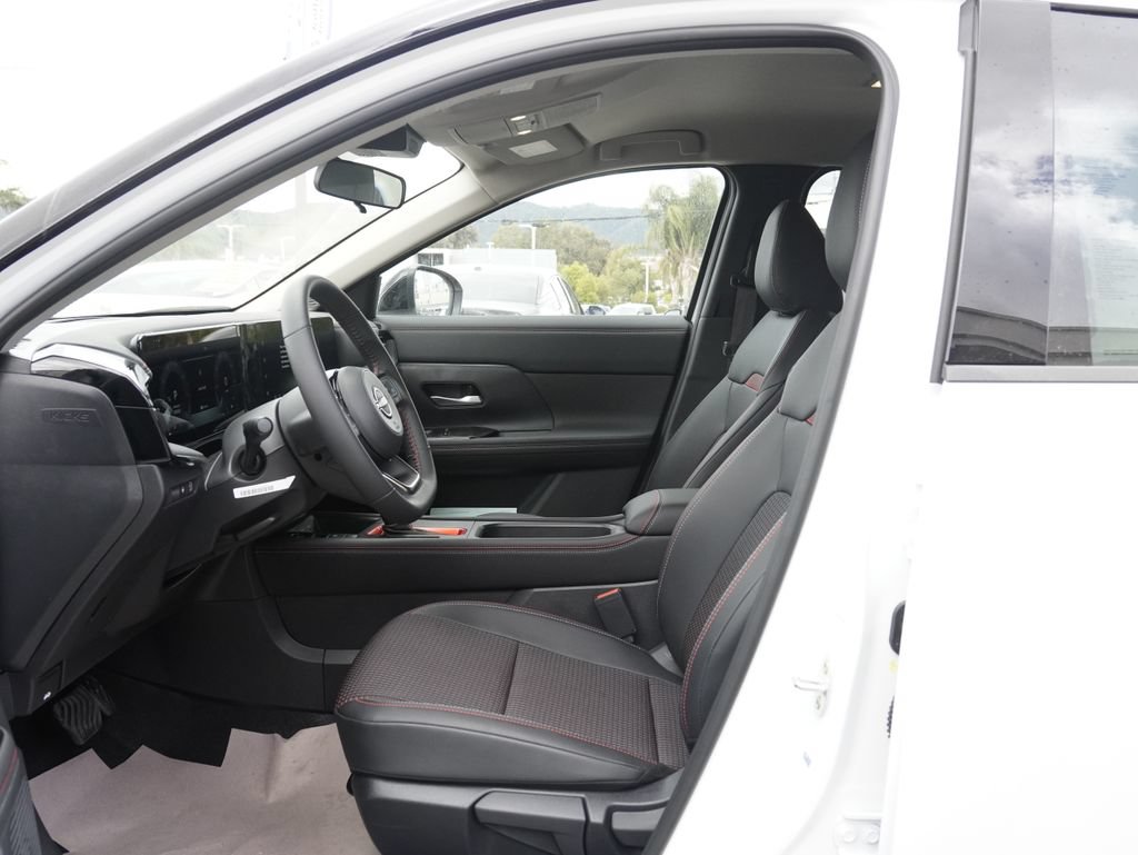 New 2026 Nissan Kicks SR FWD image 21