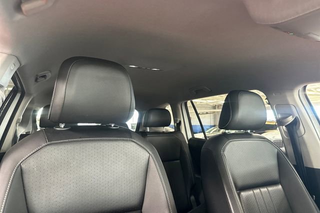 Certified 2022 Volkswagen Tiguan SE image 22