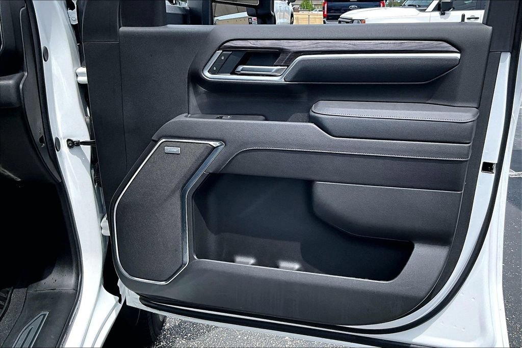 Used 2025 Chevrolet Silverado 2500 LTZ w/ LTZ Convenience Package AWD/4WD image 26
