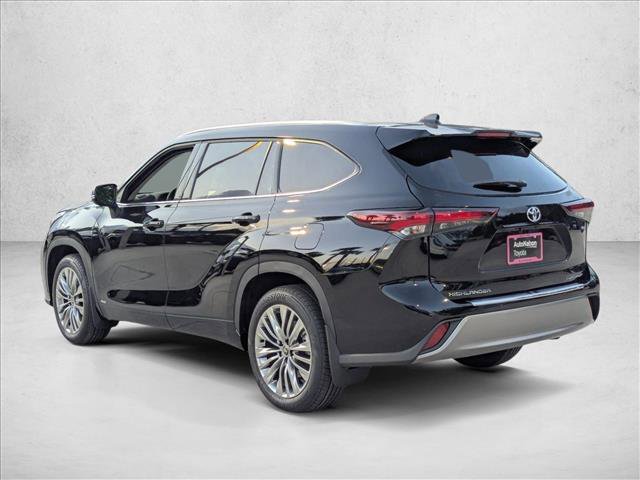 New 2026 Toyota Highlander Platinum image 8