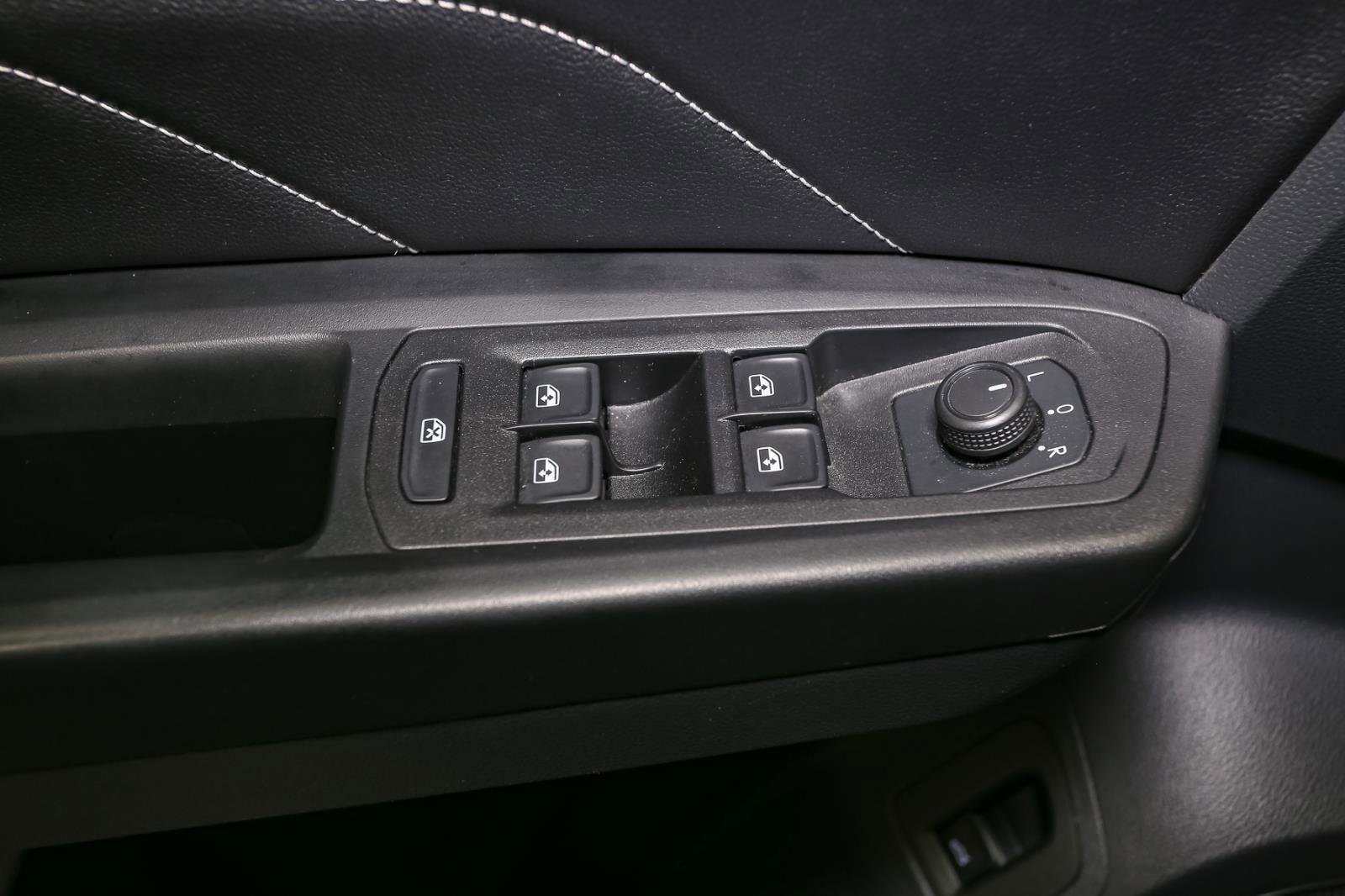 Certified 2020 Volkswagen Atlas Cross Sport SEL image 44