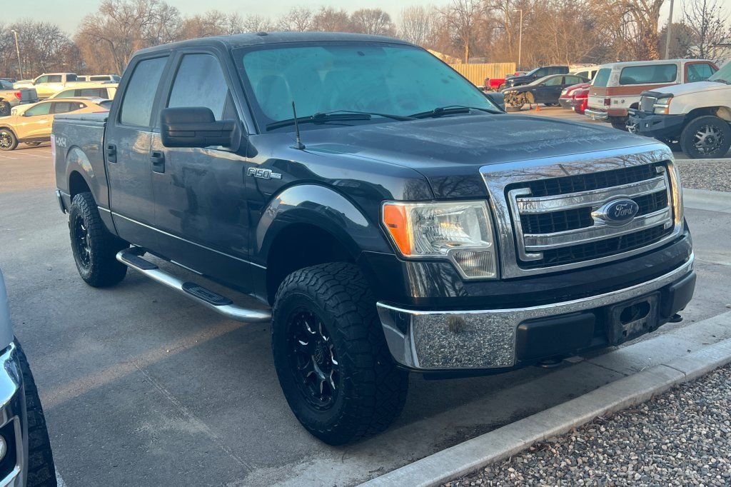 Used 2013 Ford F150 XLT image 2