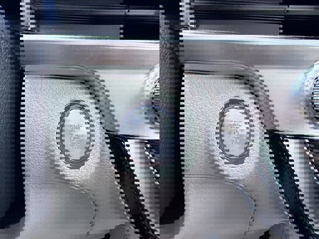 Used 2024 Kia Telluride EX w/ EX Captain's Chair Package image 30