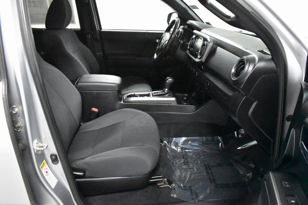 Used 2016 Toyota Tacoma TRD Sport image 13