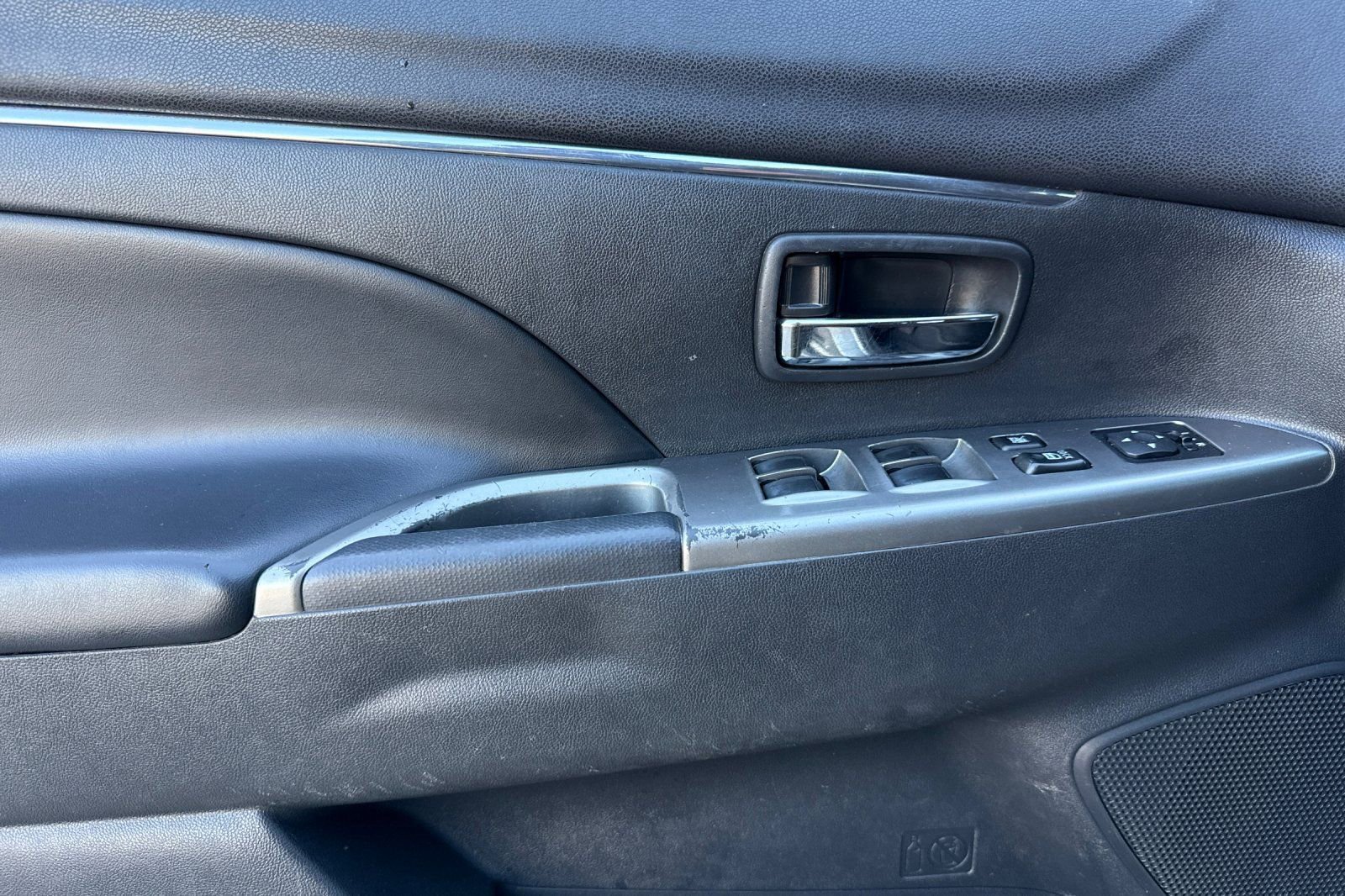 Used 2018 Mitsubishi Outlander Sport SE AWD/4WD image 11