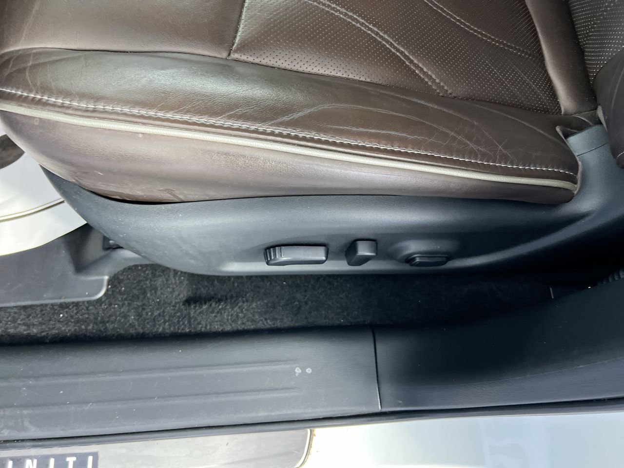 Used 2020 INFINITI QX60 Luxe w/ Essential Package FWD image 13