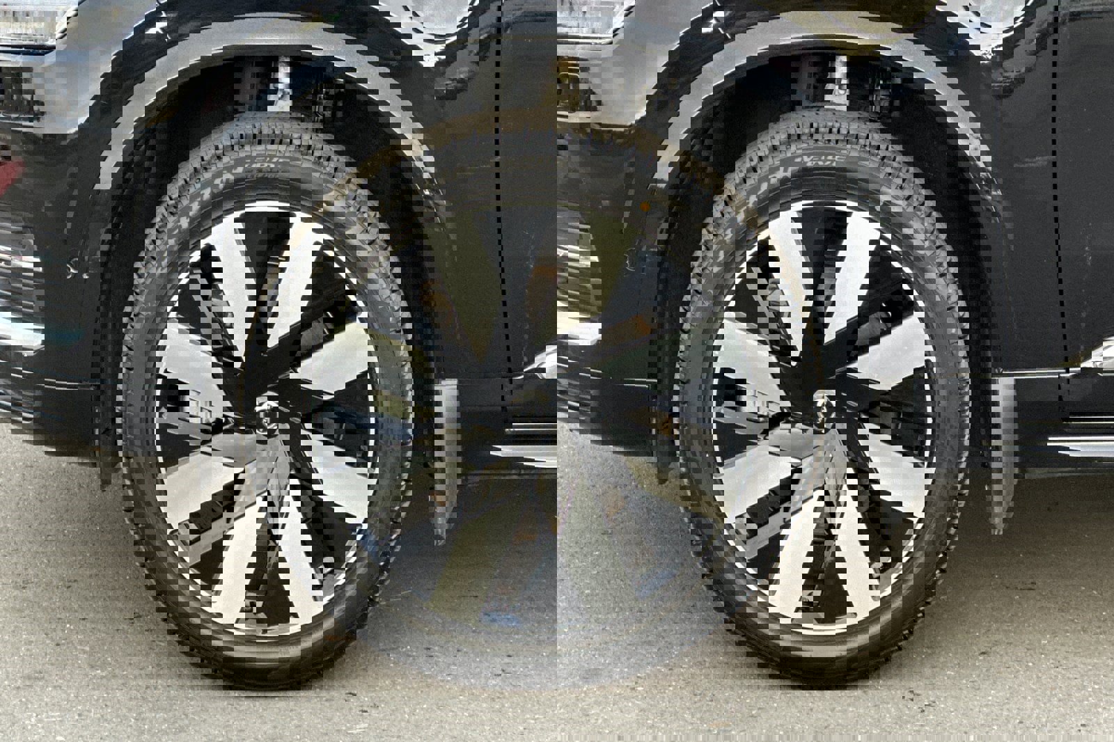 Certified 2025 Volvo XC90 T8 Ultra image 12