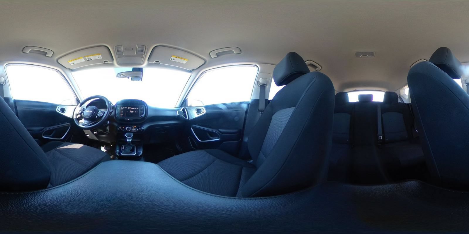Used 2025 Kia Soul LX w/ LX Technology Package FWD image 37