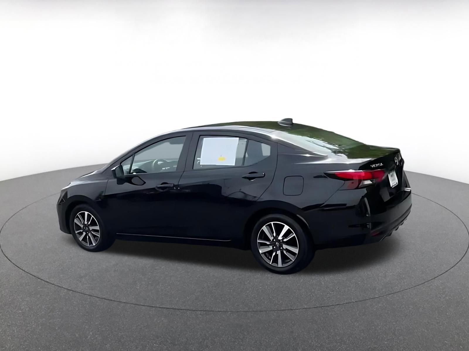 Used 2025 Nissan Versa SV image 11