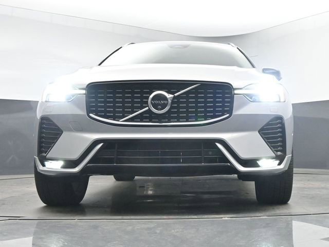 Used 2023 Volvo XC60 B5 Ultimate w/ Climate Package FWD image 16